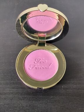 Too Faced blush